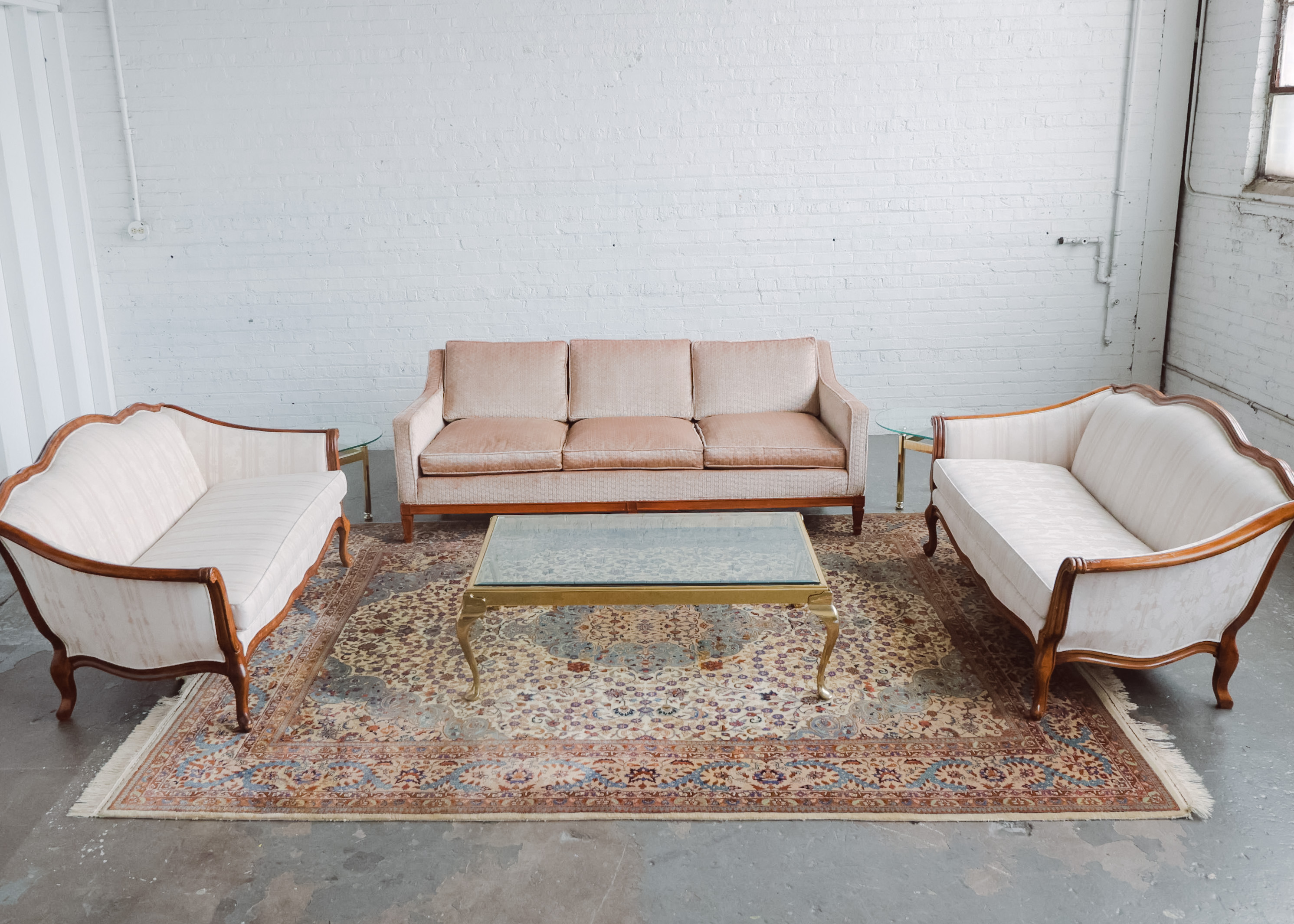 Lee Lounge - Relics Rentals